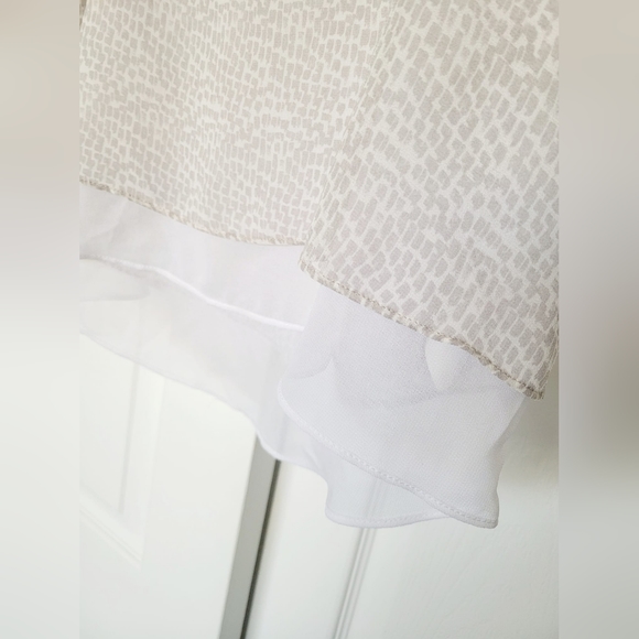 Calvin Klein Jeans Women's Lightweight Chiffon Layers Blouse Medium - Picture 3 of 12